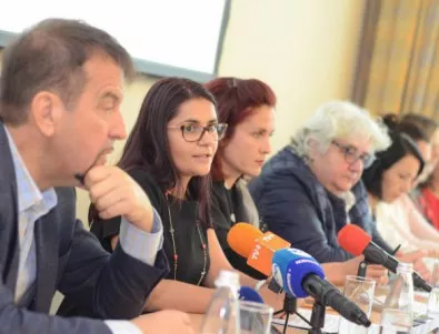 Ники Кънчев и Диляна Попова подкрепят кампания за недоносените деца в България   