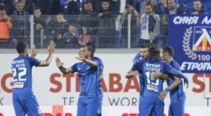 {{ otherArticle[0].article.title }}