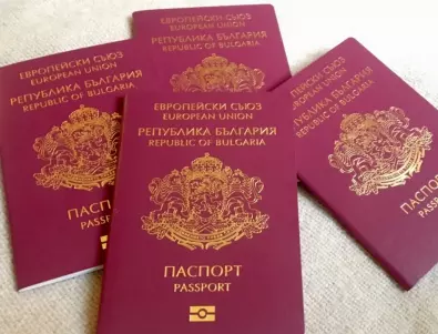 Оргомни опашки пред паспортните служби в Кърджали и Хасково