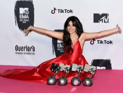 Камила Кабейо триумфира на Европейските музикални награди на MTV (ВИДЕО)