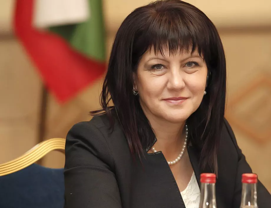 Караянчева от Шипка: Нека днес да забравим за кампанията, тя започва от понеделник