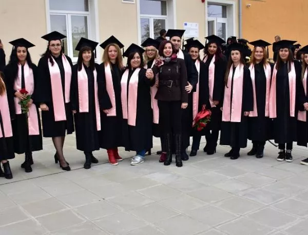 Връчиха дипломите на абсолвенти от Медицинския университет във Враца