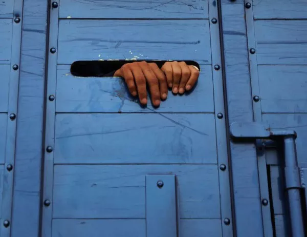 Грузински трафикант на хора получи стотици години затвор в Гърция