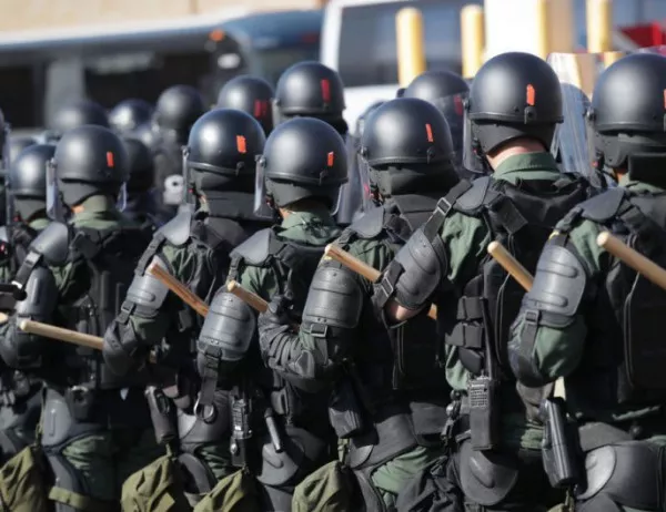 Армията в Мексико тръгна да се бори с кражбите на горива