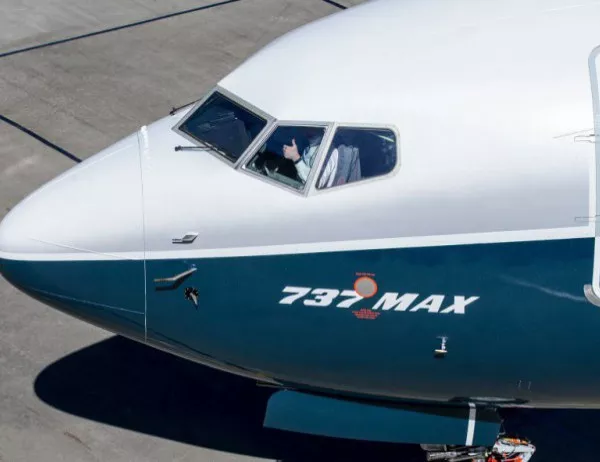 От Boeing не са информирали за особеност в модела самолети MAX 8 и MAX 9