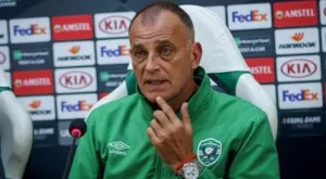 Треньорът на Лудогорец зарязал годеницата и дъщеря си заради друга жена?