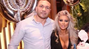 {{ otherArticle[0].article.title }}