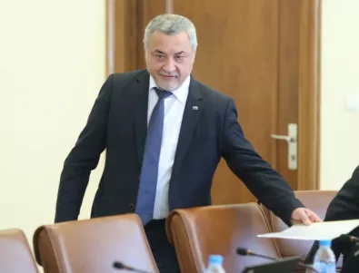 Симеонов: Протестите срещу мен са намеса в правилата и реда на парламента