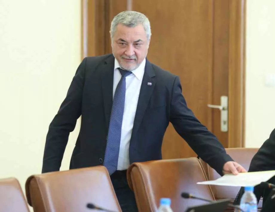 Симеонов: Протестите срещу мен са намеса в правилата и реда на парламента
