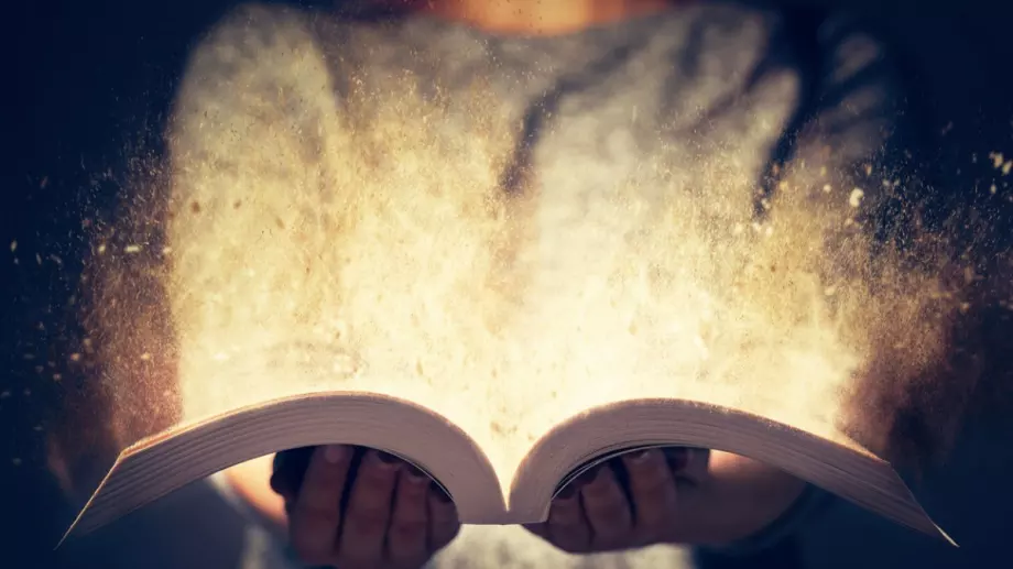 Роден е Андрю Бел 