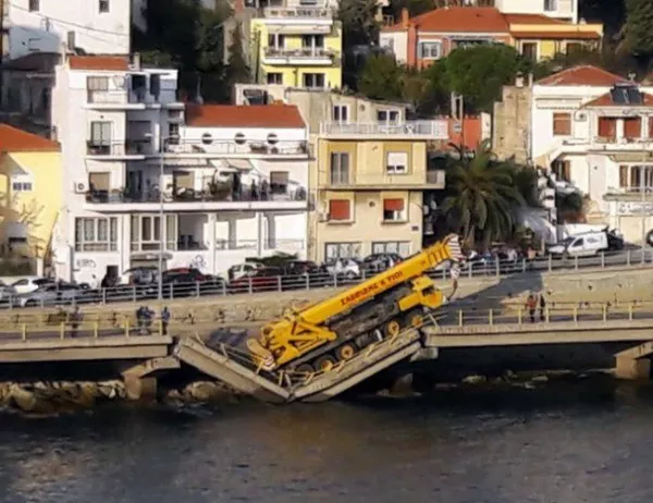 Основен мост в Кавала се срути (СНИМКИ)