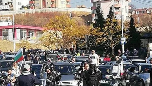 Повече от 500 коли излязоха на протест в Благоевград, протести има в цяла България (ВИДЕО)