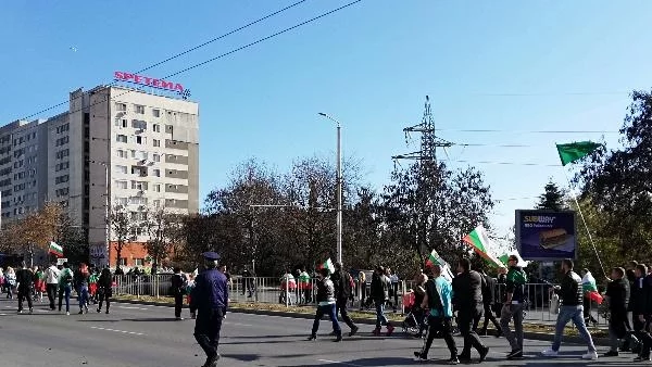 Стотици варненци подкрепиха националния протест