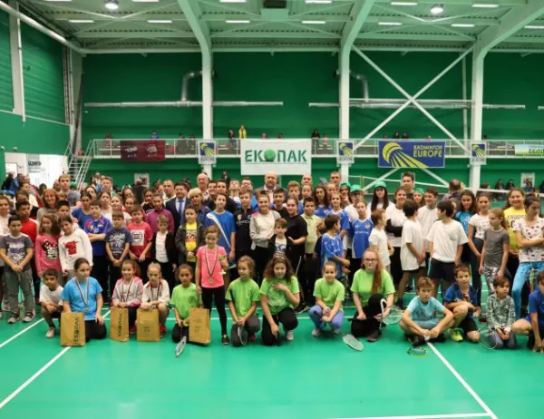 200 деца премериха сили в традиционния турнир по бадминтон за купа "София"