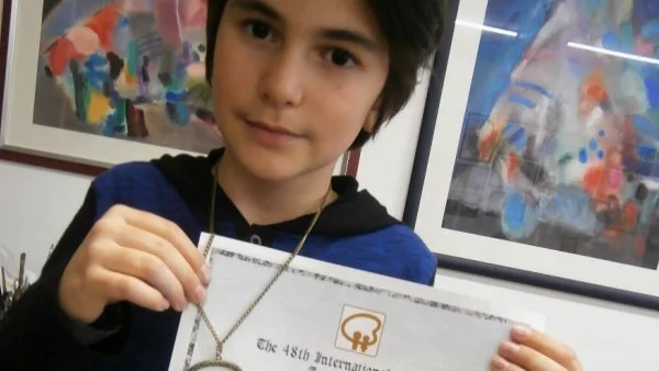 Десетгодишен плевенски художник спечели медал от конкурс в Япония