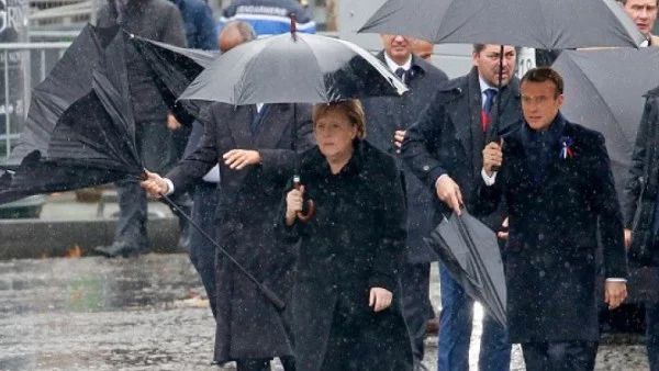 100 години нерушима стабилност (С някои леки пропуквания)