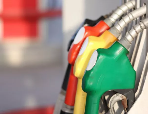 Експерт: Рязък скок на цените на горивата за сега не се очаква