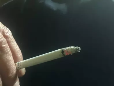 Почти половината от младежите у нас пушат