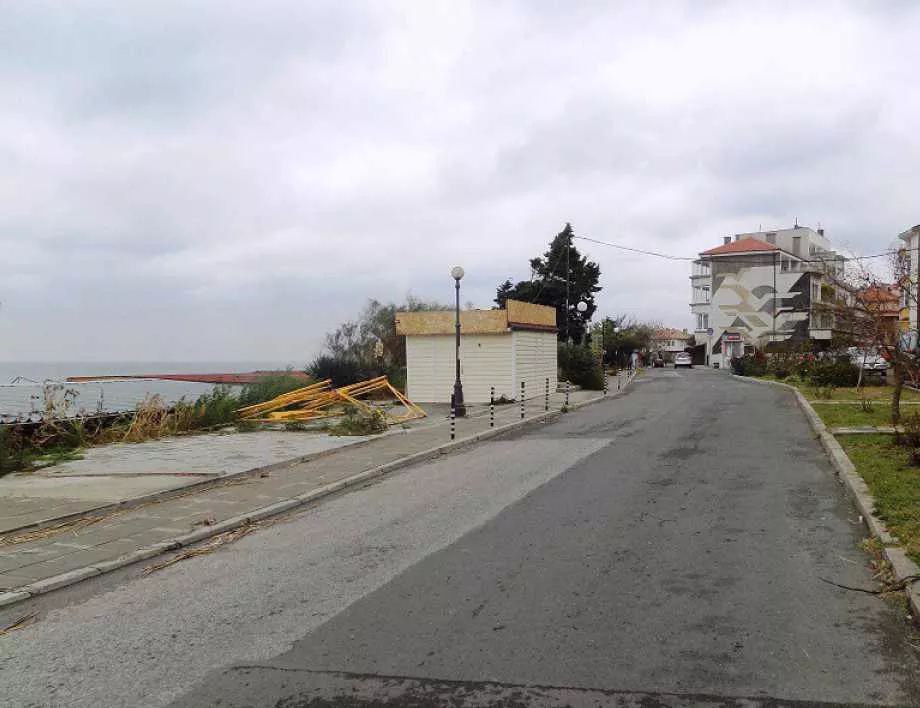 Напрежение в Черноморец заради частни имоти във военно поделение