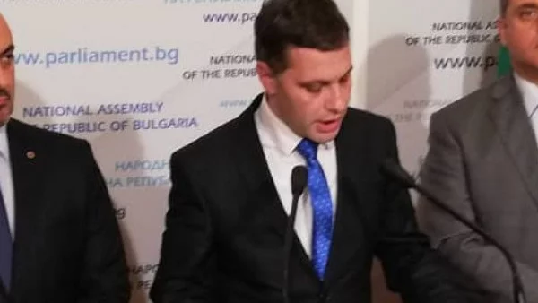 Депутат на патриотите ще съди Марешки и ще го прави дарител за кауза на ВМРО