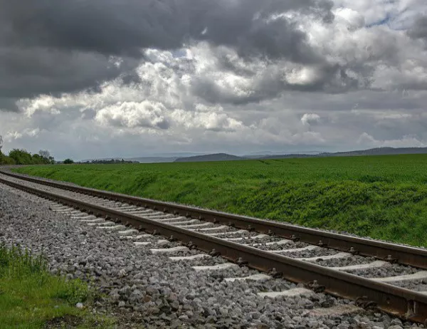 Железопътна линия ще свърже Албания и Гърция