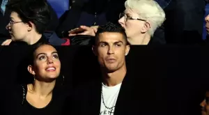 "Всичко е лъжа" - майката на Роналдо защити връзката му с Джорджина