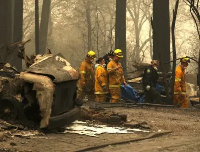 Жертвите на пожари в Калифорния продължават да растат