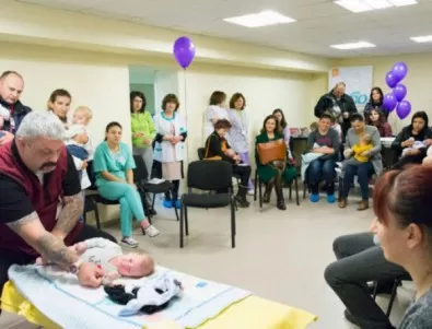 Специалисти съветват родители на недоносени деца в Русе 