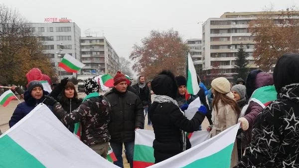 В Добрич отново на протест за цялостна смяна на системата