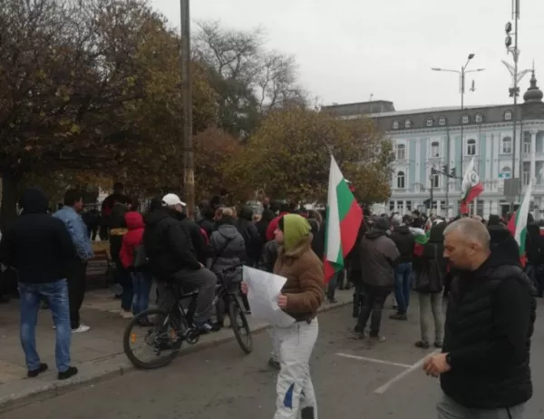 Протестиращите във Варна поискаха Народен съд