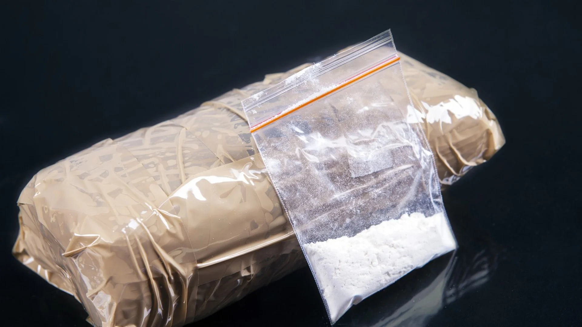 Колумбия задържа стотици килограми кокаин