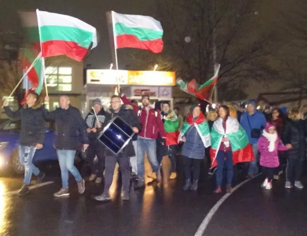 Над 500 човека се включиха в пешеходното шествие в Благоевград