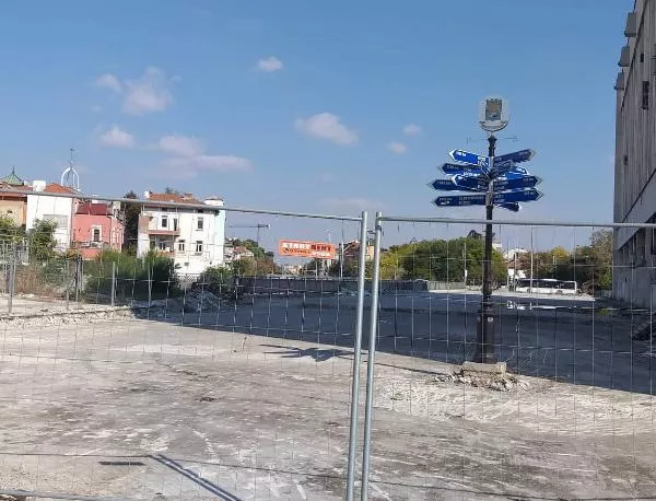 Ще има ли нови плочки за частния имот на площад "Централен" в Пловдив?