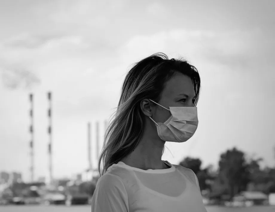 Замърсеният въздух съкращава живота на гърците с две години 