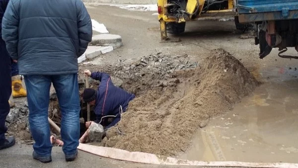 Спират водата в квартали в Пловдив заради аварии