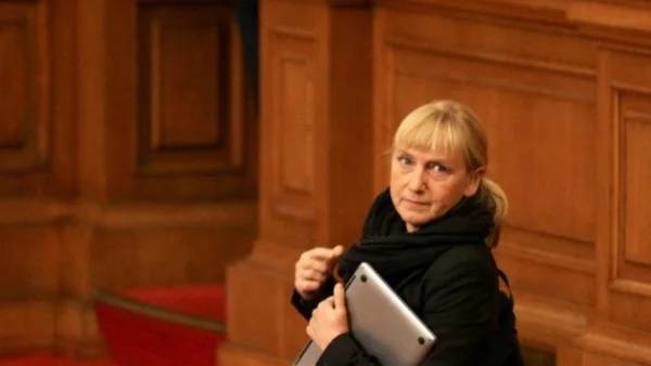 Йончева с обяснение за парите от КТБ, депутат заподозря атака на ГЕРБ заради евроизборите