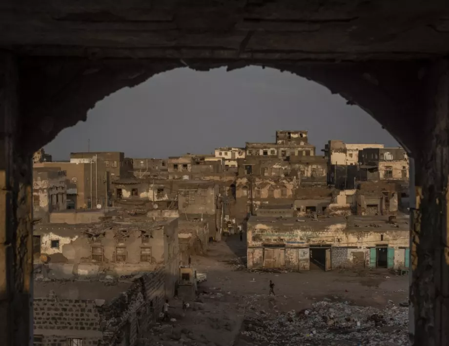 В Йемен се води война във войната и никой не иска да сложи край на катастрофата