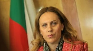 Новият вицепремиер Марияна Николова готова да се срещне с протестиращите майки