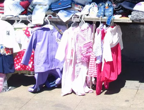 Благотворителен базар за размяна на дрехи - в Асеновград