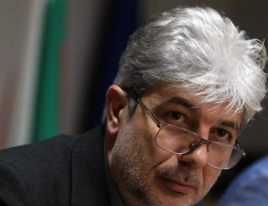 Политолог: Оставката на Нено Димов ще бъде поискана тези дни