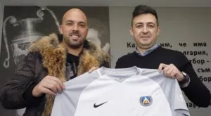 {{ otherArticle[0].article.title }}