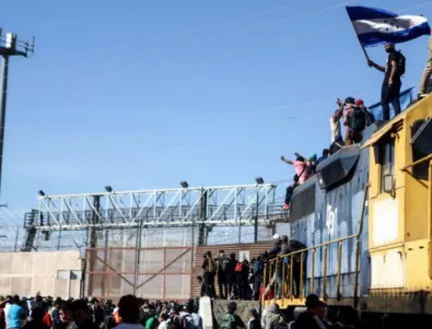 Мексико иска от САЩ да разследва случай с използване на сълзотворен газ срещу мигранти