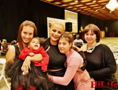 Огнян Герджиков награди борбена вдовица за Адвокат на годината