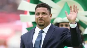 Крауч: Видях Роналдо на плажа - изпразваше бутилки с бира, а на корема си имаше пепелник