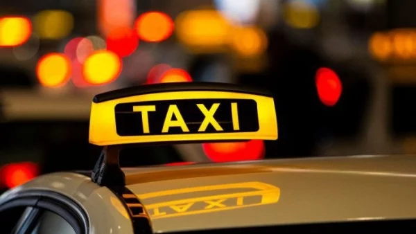 Таксиметров шофьор сигнализира за забравен гранатомет в колата си