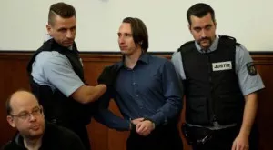 {{ otherArticle[0].article.title }}