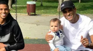 {{ otherArticle[0].article.title }}