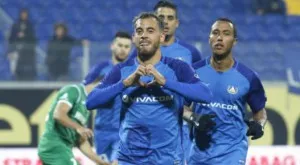 {{ otherArticle[0].article.title }}