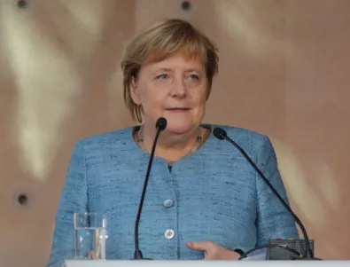 Каренбауер няма да наследи Меркел 