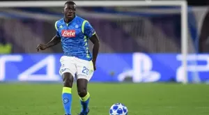 В Юнайтед вадят милиони, за да сглобят най-доброто си дуо от Видич - Фърдинанд насам